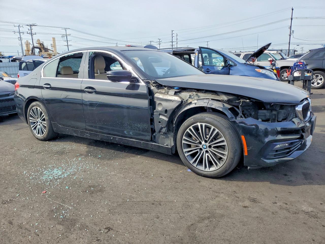 2018 BMW 530E - Фото 4