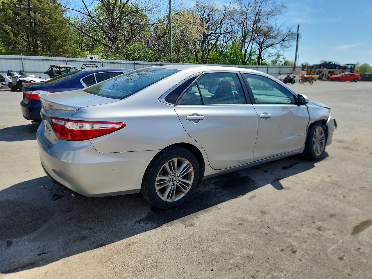 2017 Toyota Camry Se - Image 3