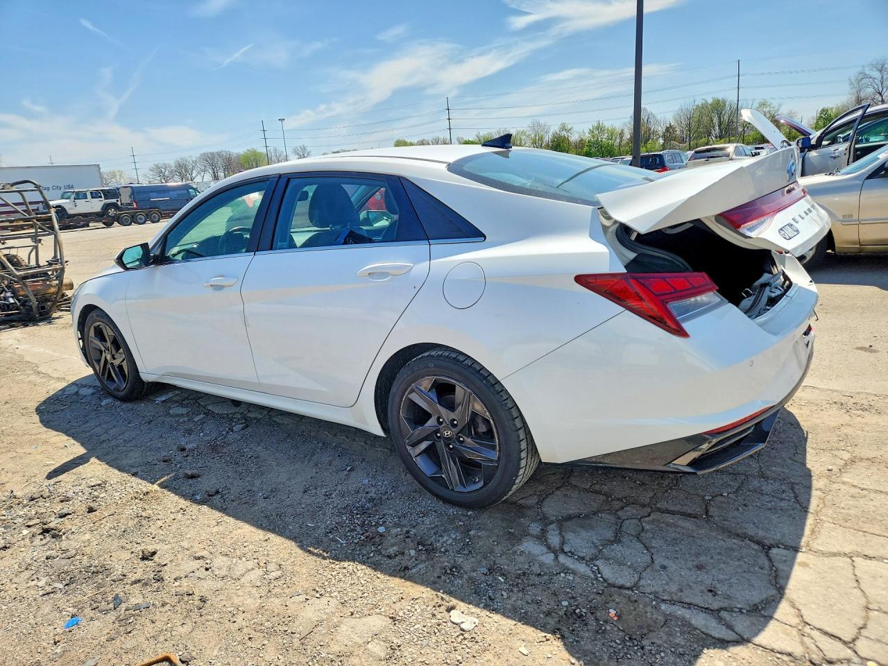 2023 Hyundai Elantra Limited - Фото 2