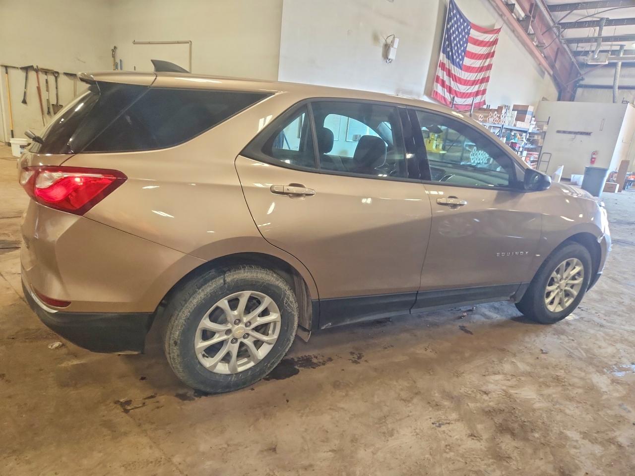 2018 Chevrolet Equinox Ls - Фото 3