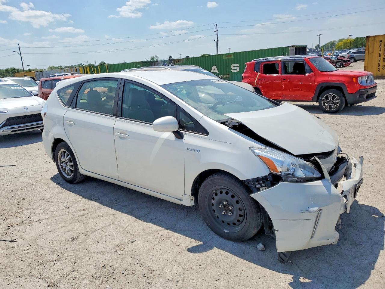 2013 Toyota Prius V Three - Фото 4