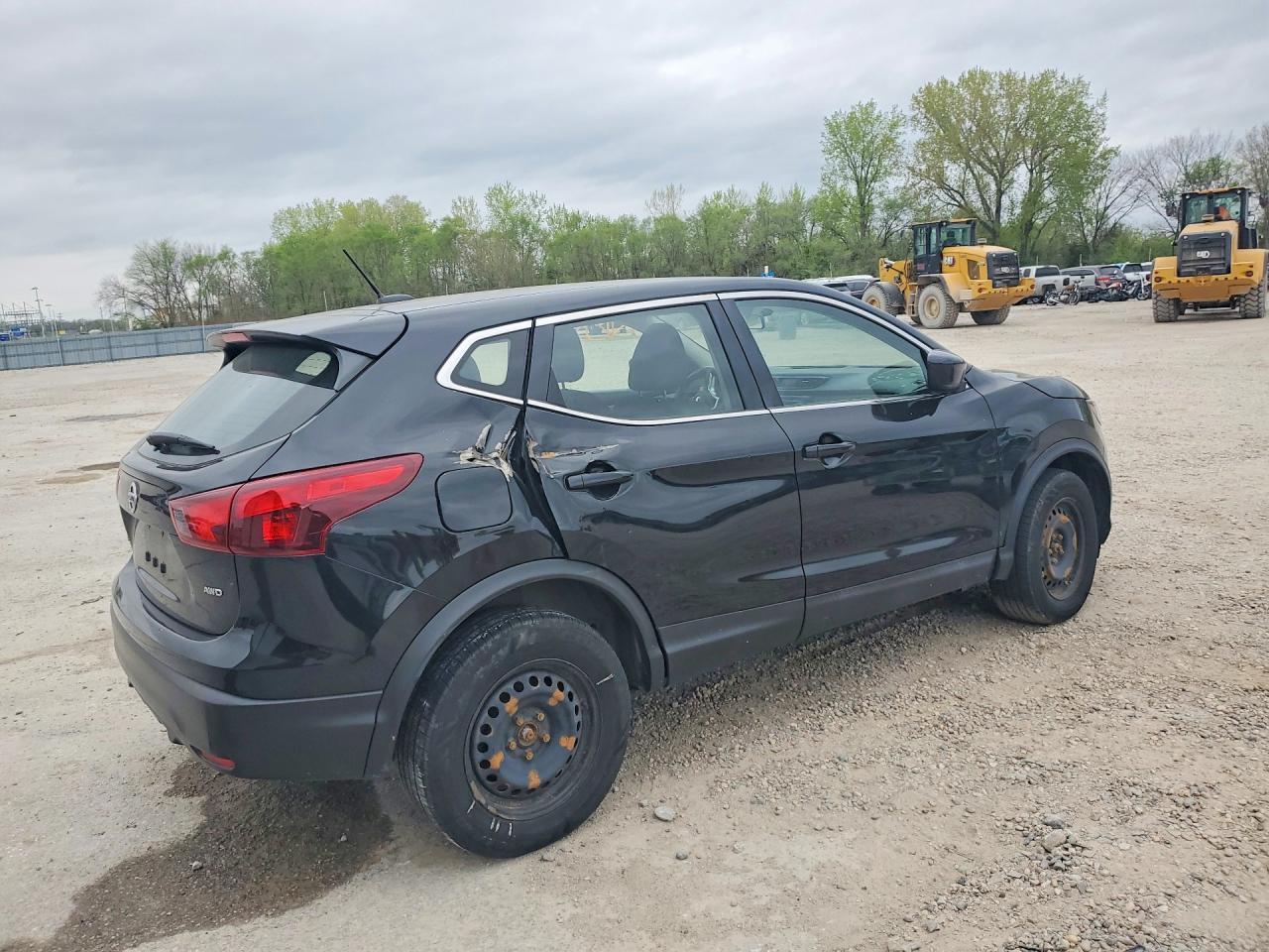 2019 Nissan Rogue Sport S - Image 3