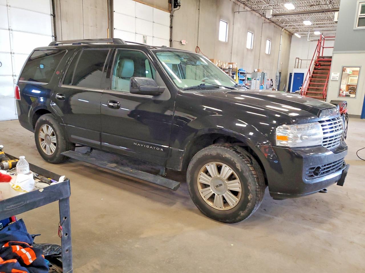 2014 Lincoln Navigator - Image 4