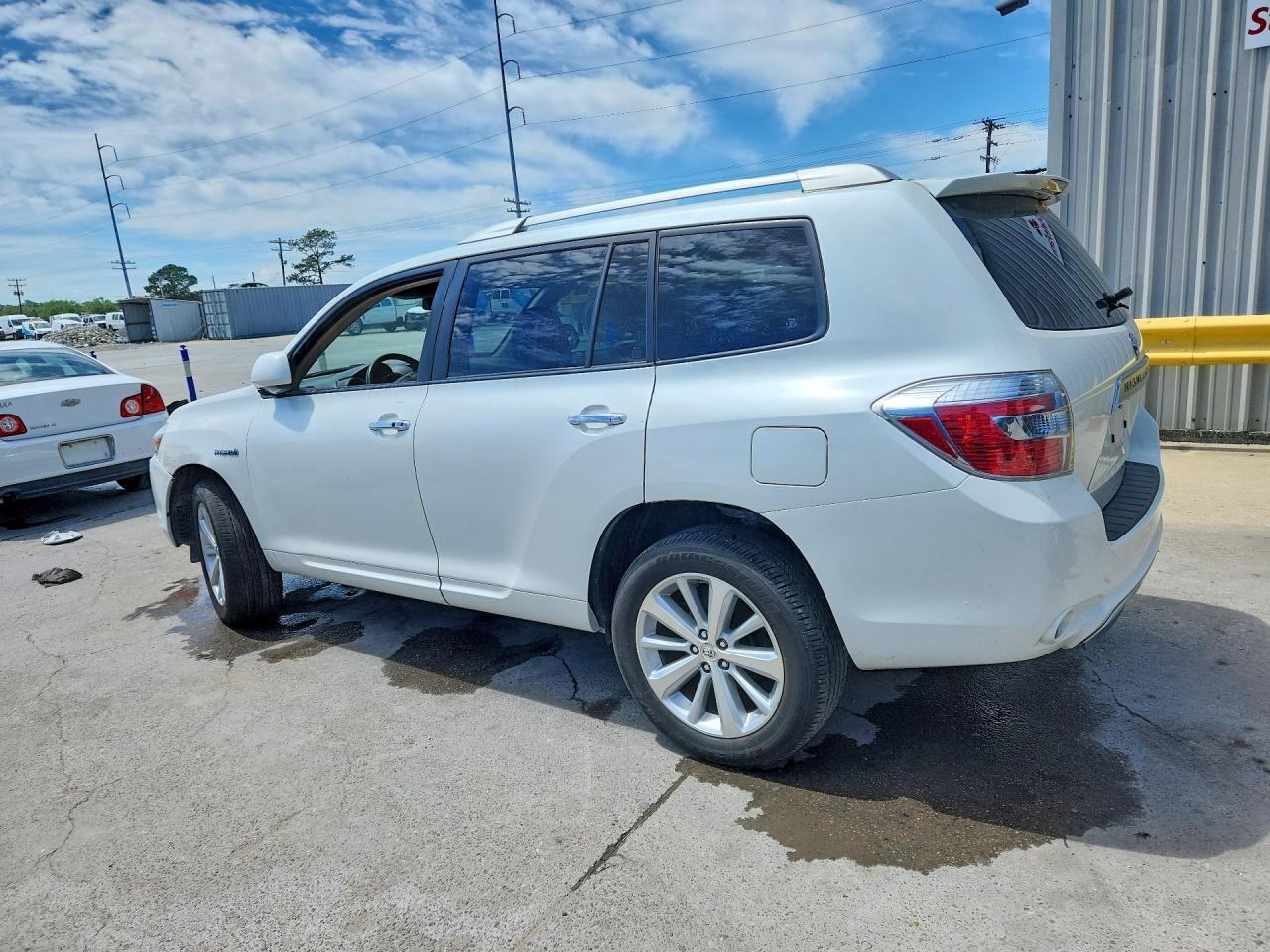 2010 Toyota Highlander Hybrid Limited - Image 2