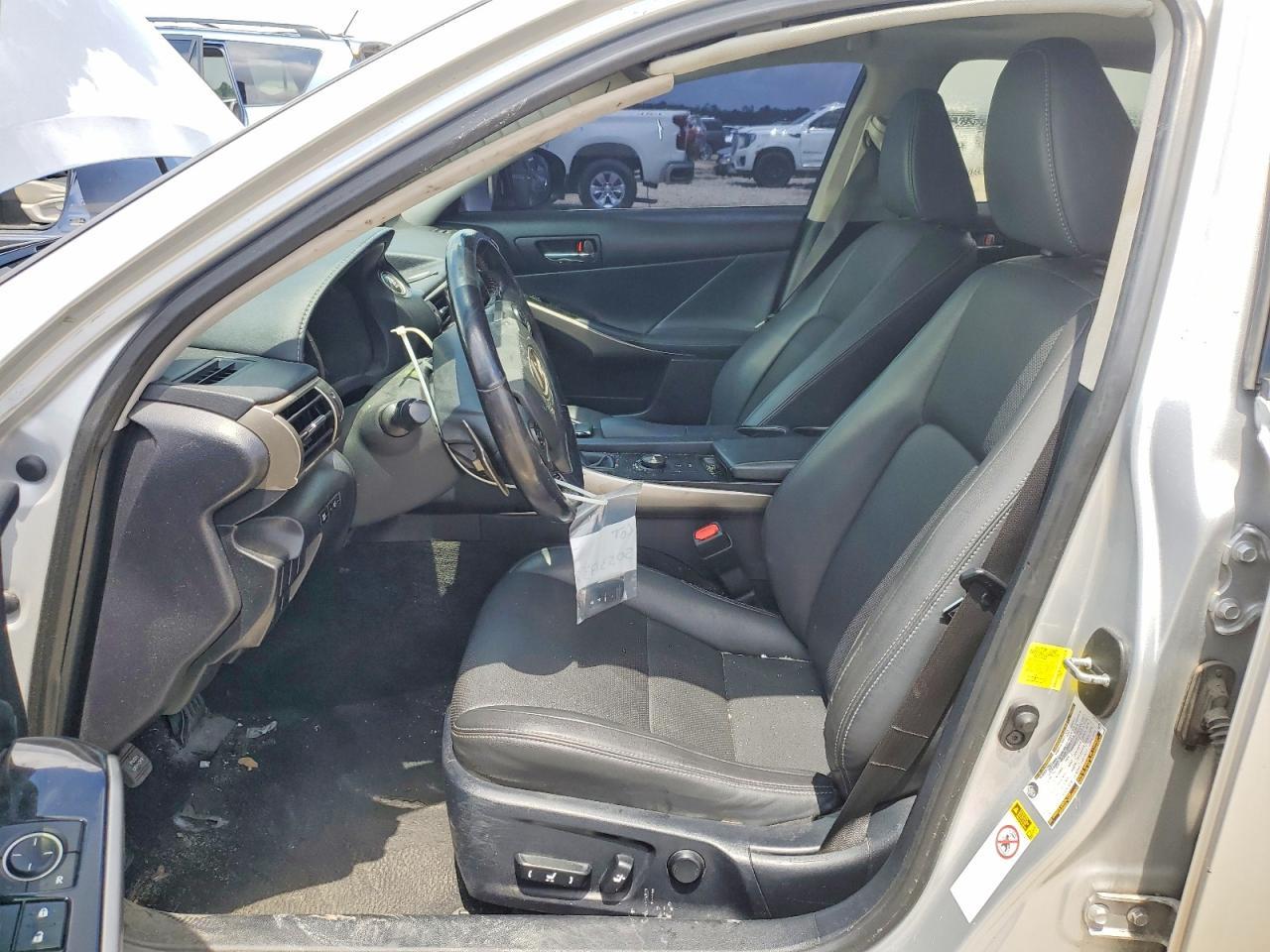 2016 Lexus Is 200T - Image 7