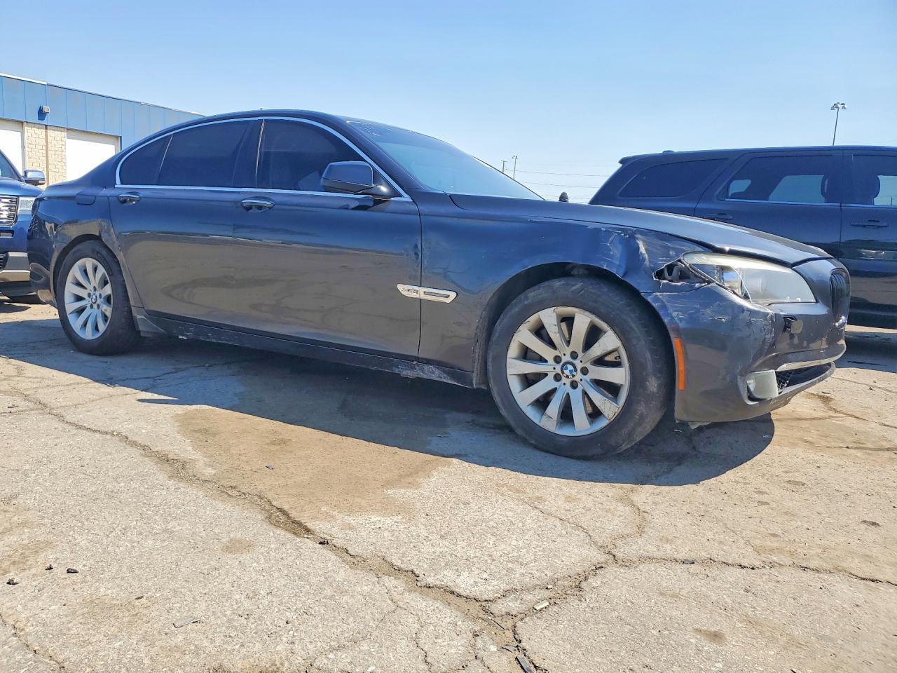 2011 BMW 750 Xi - Фото 4