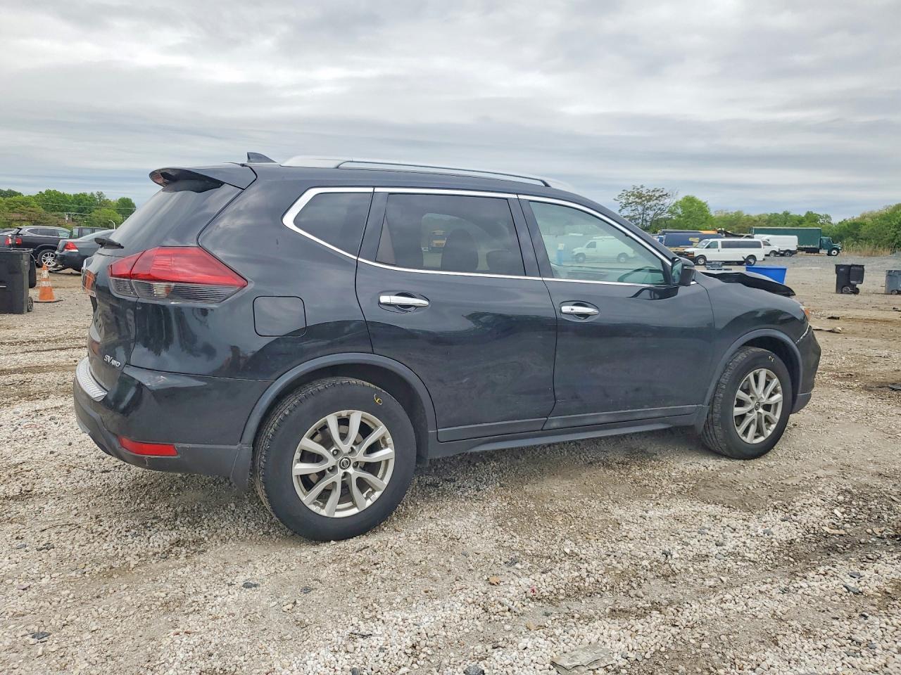 2018 Nissan Rogue Sv - Image 3