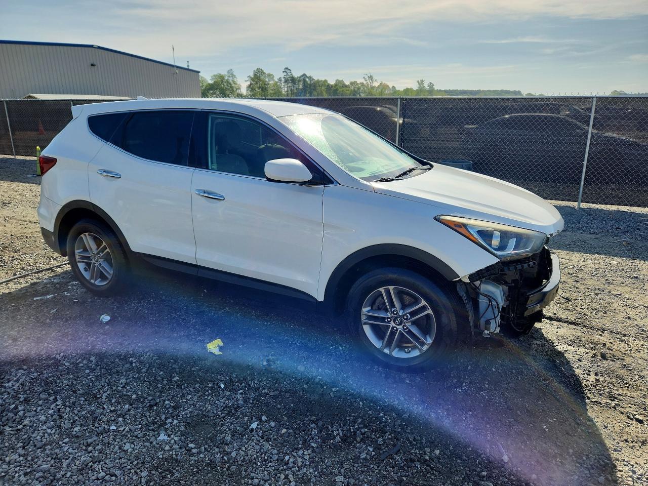 2017 Hyundai Santa Fe Sport 2.4L - Image 4