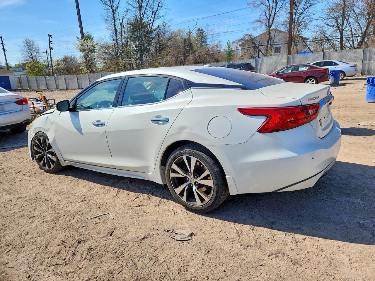 2017 Nissan Maxima - Фото 2