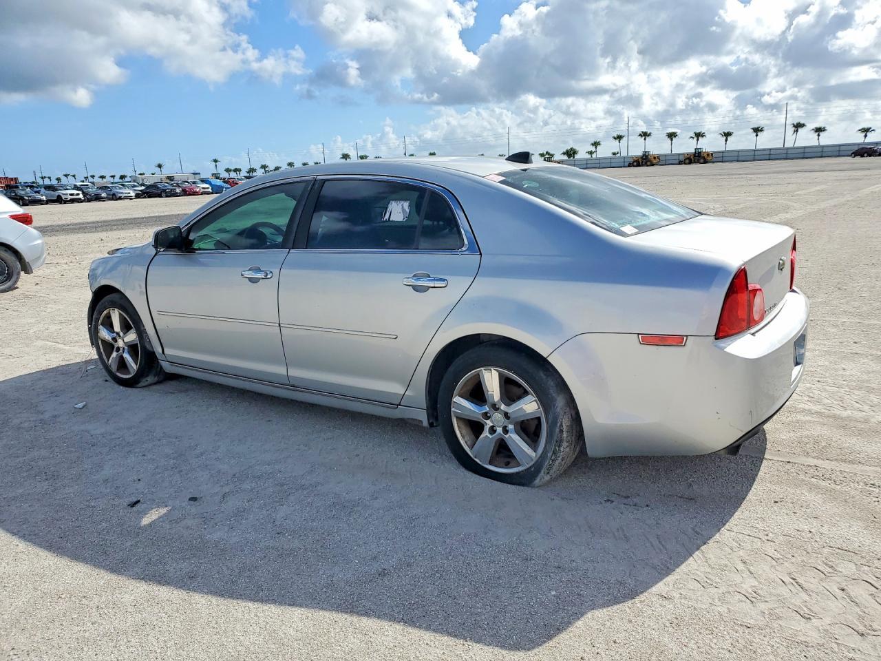 2012 Chevrolet Malibu 2Lt - Image 2