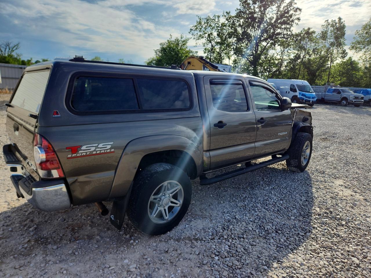 2014 Toyota Tacoma Double Cab - Фото 3
