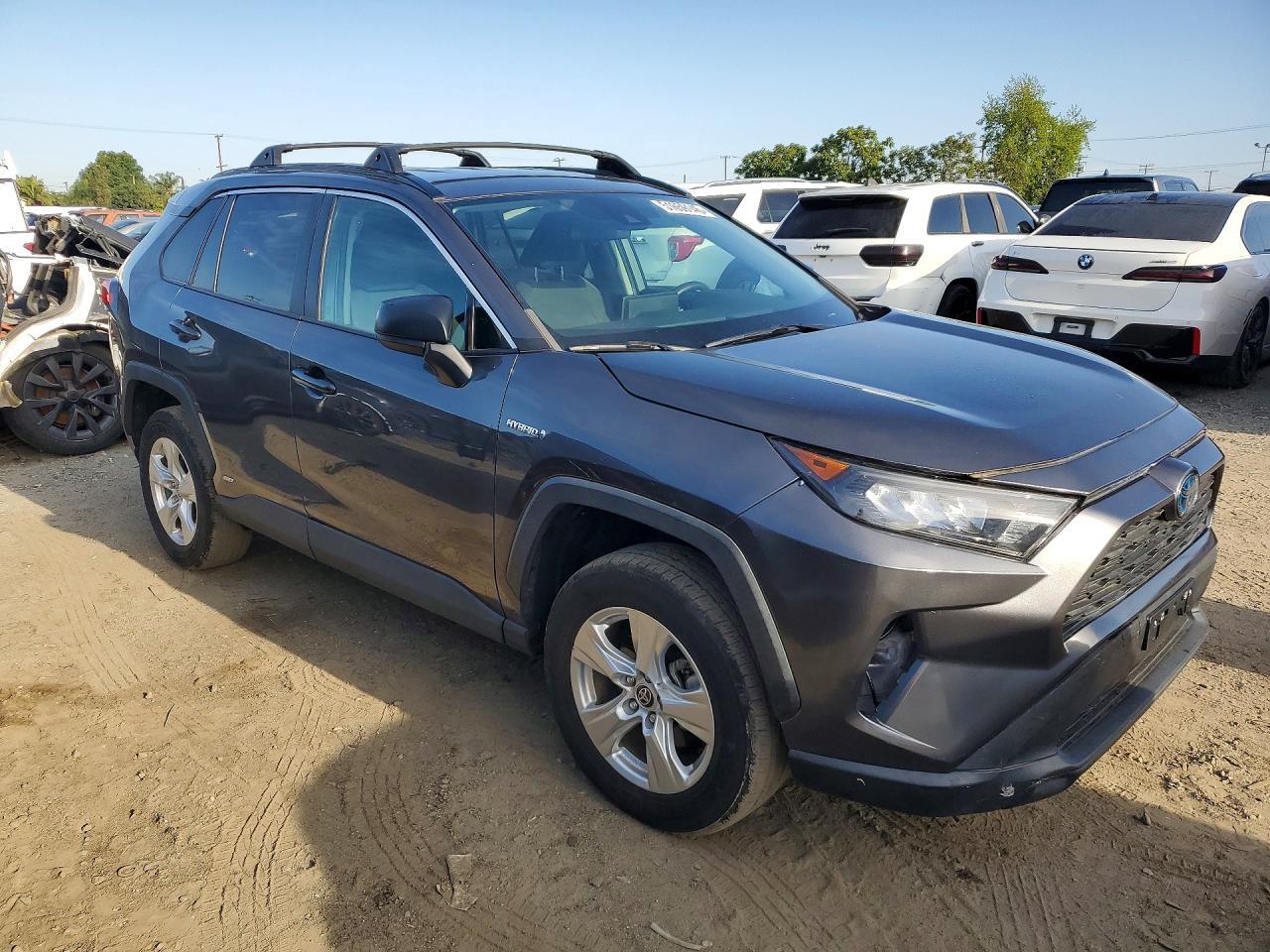 2021 Toyota Rav4 Le - Image 4