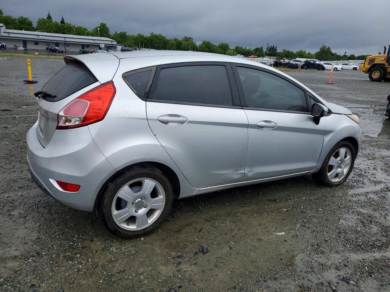 2016 Ford Fiesta S - Фото 3