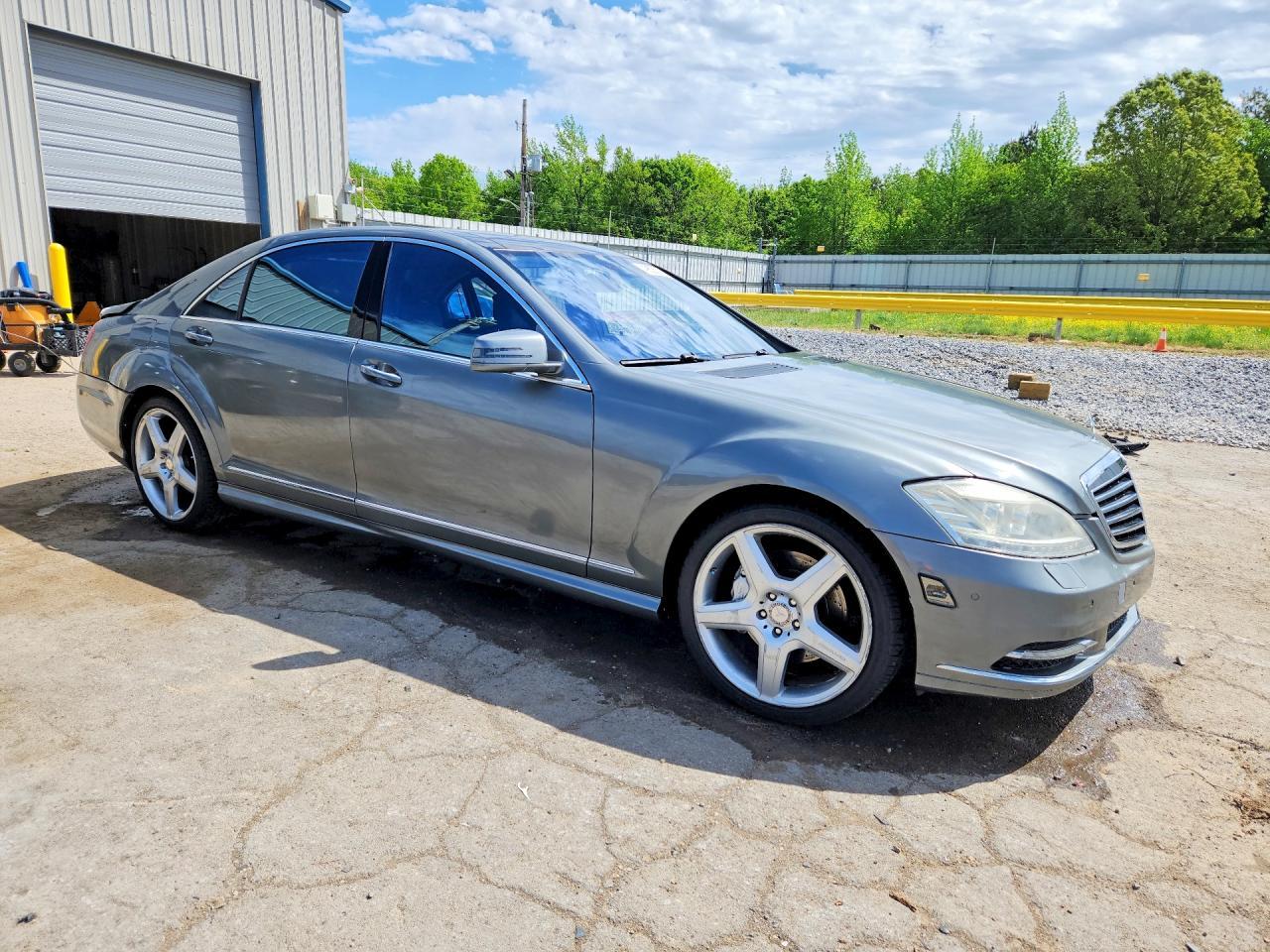 2011 Mercedes-Benz S 550 4Matic - Image 4