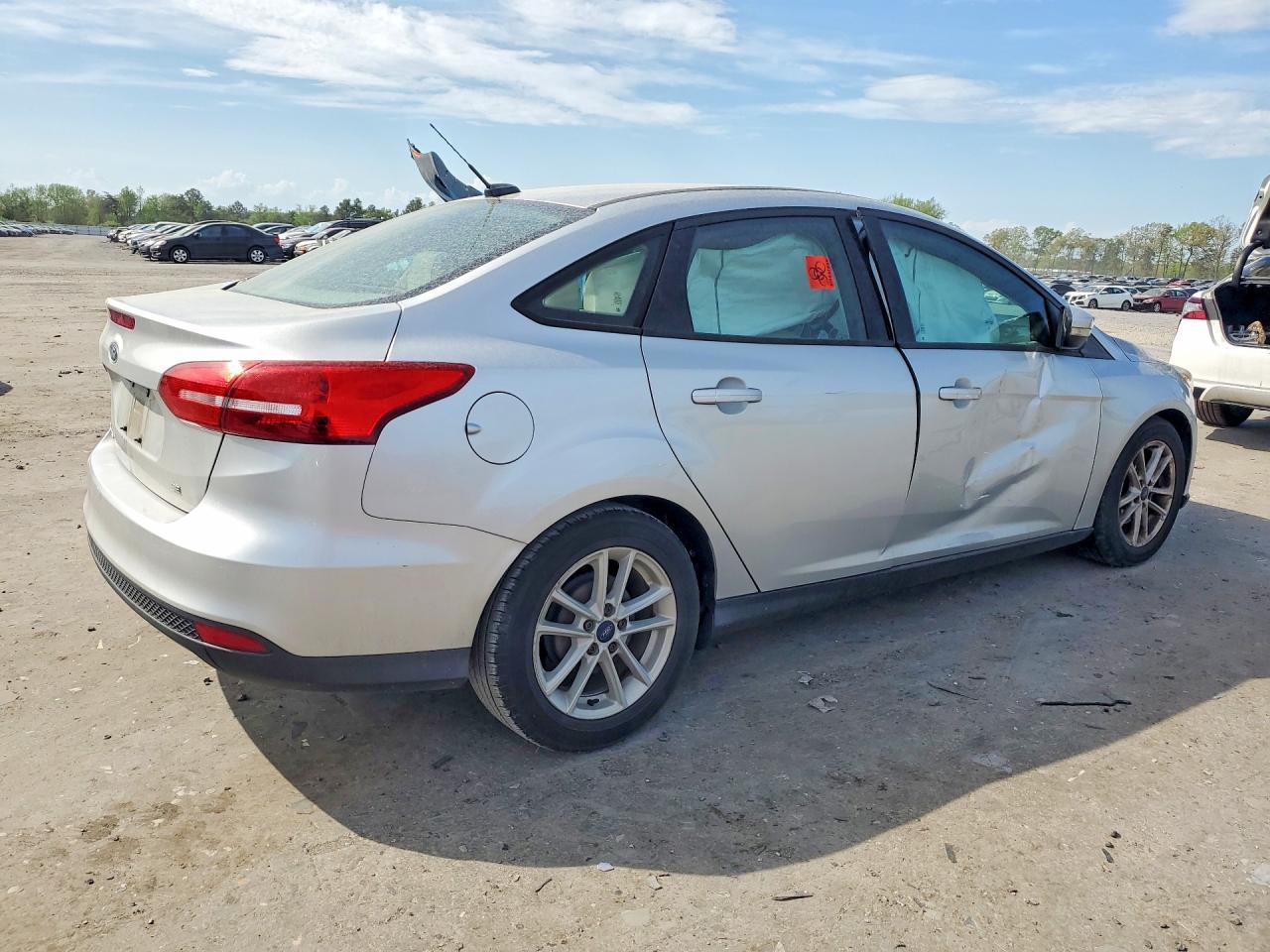 2017 Ford Focus Se - Image 3