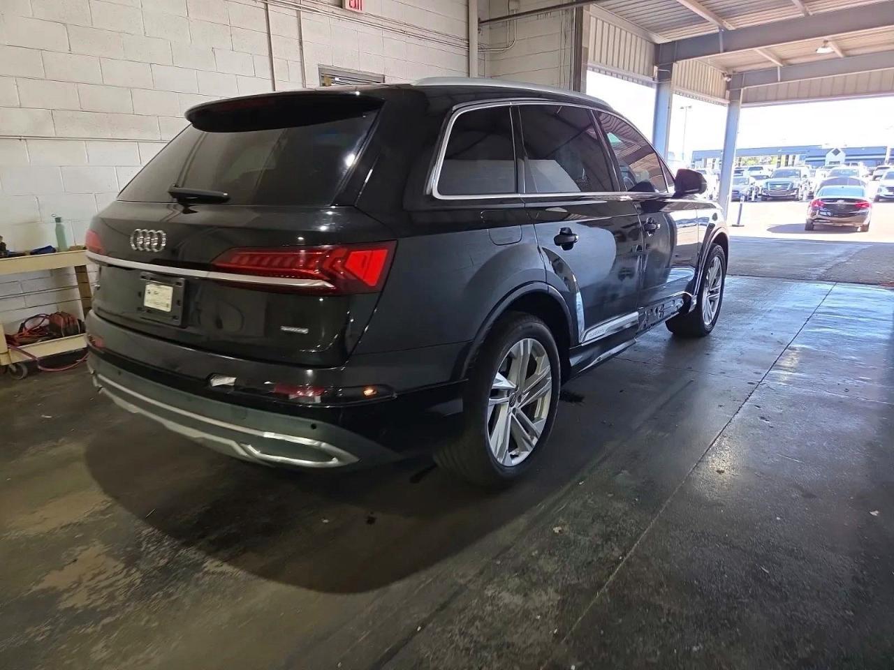 2020 Audi Q7 Premium Plus - Фото 3
