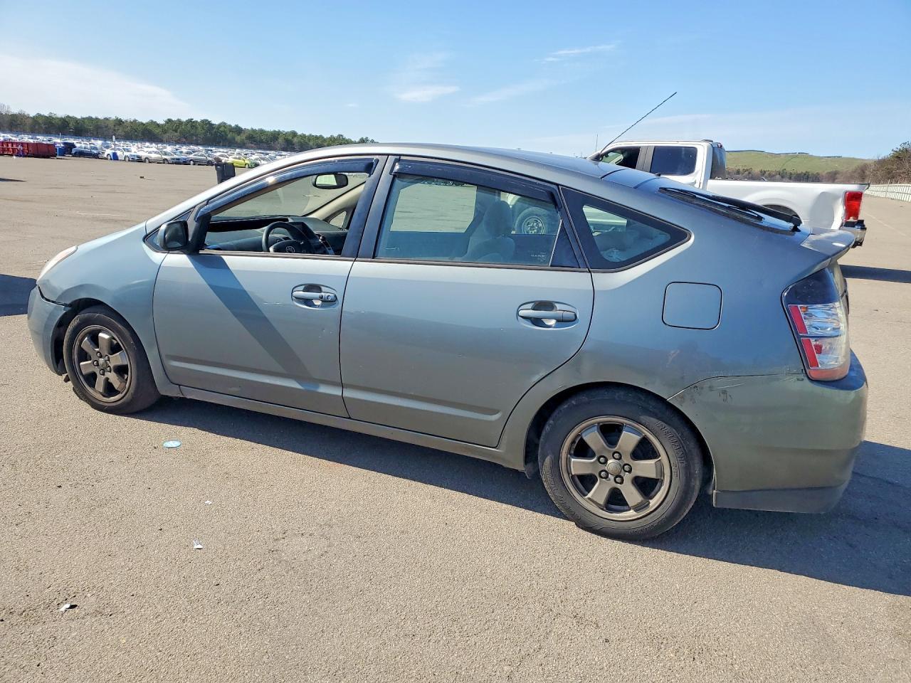 2004 Toyota Prius Base - Image 2