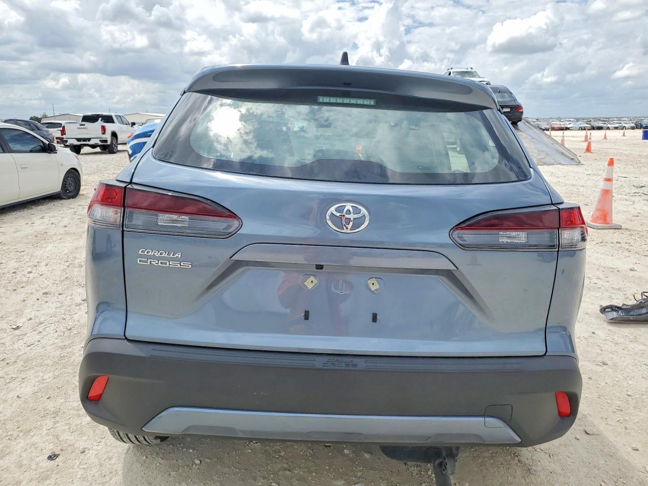 2026 Toyota Corolla Cross L - Фото 6