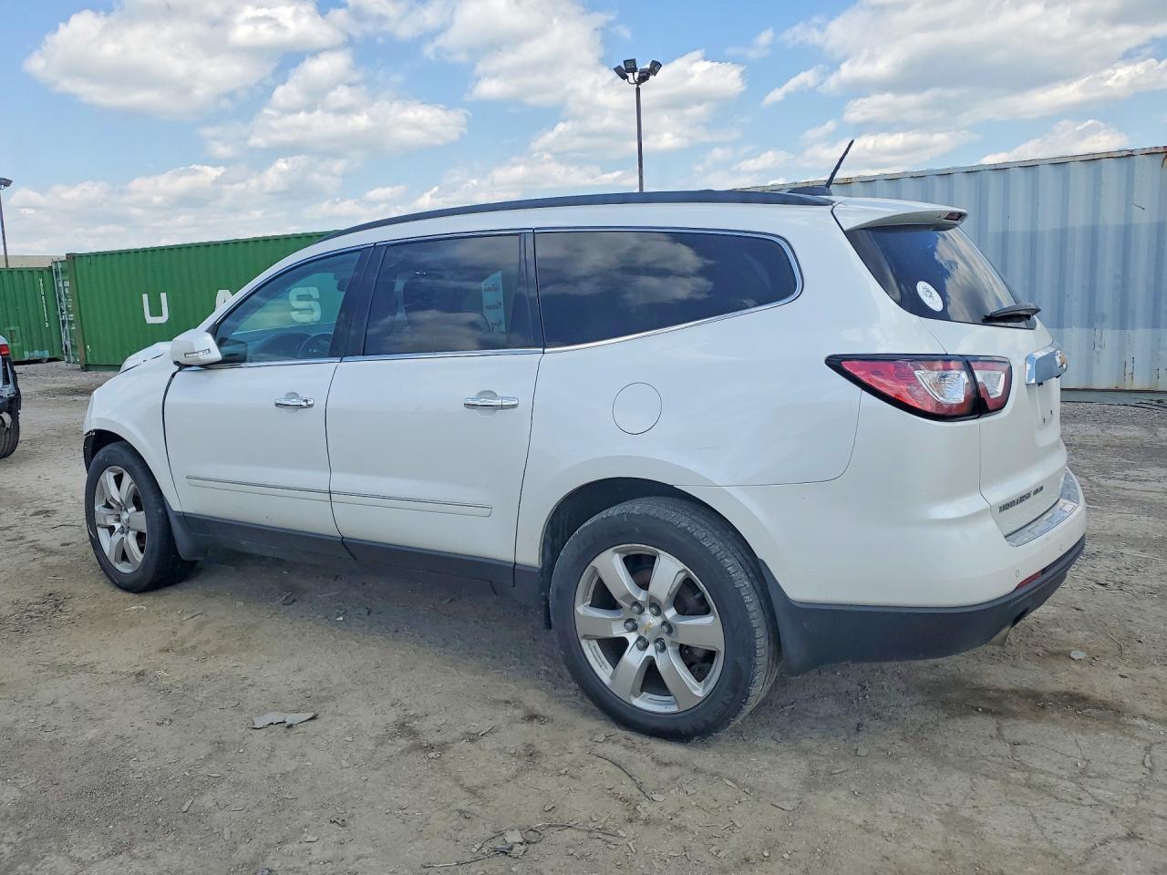 2017 Chevrolet Traverse Premier - Фото 2