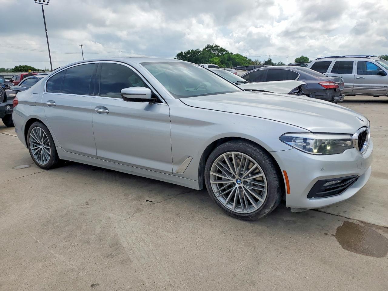 2017 BMW 530 I - Фото 4
