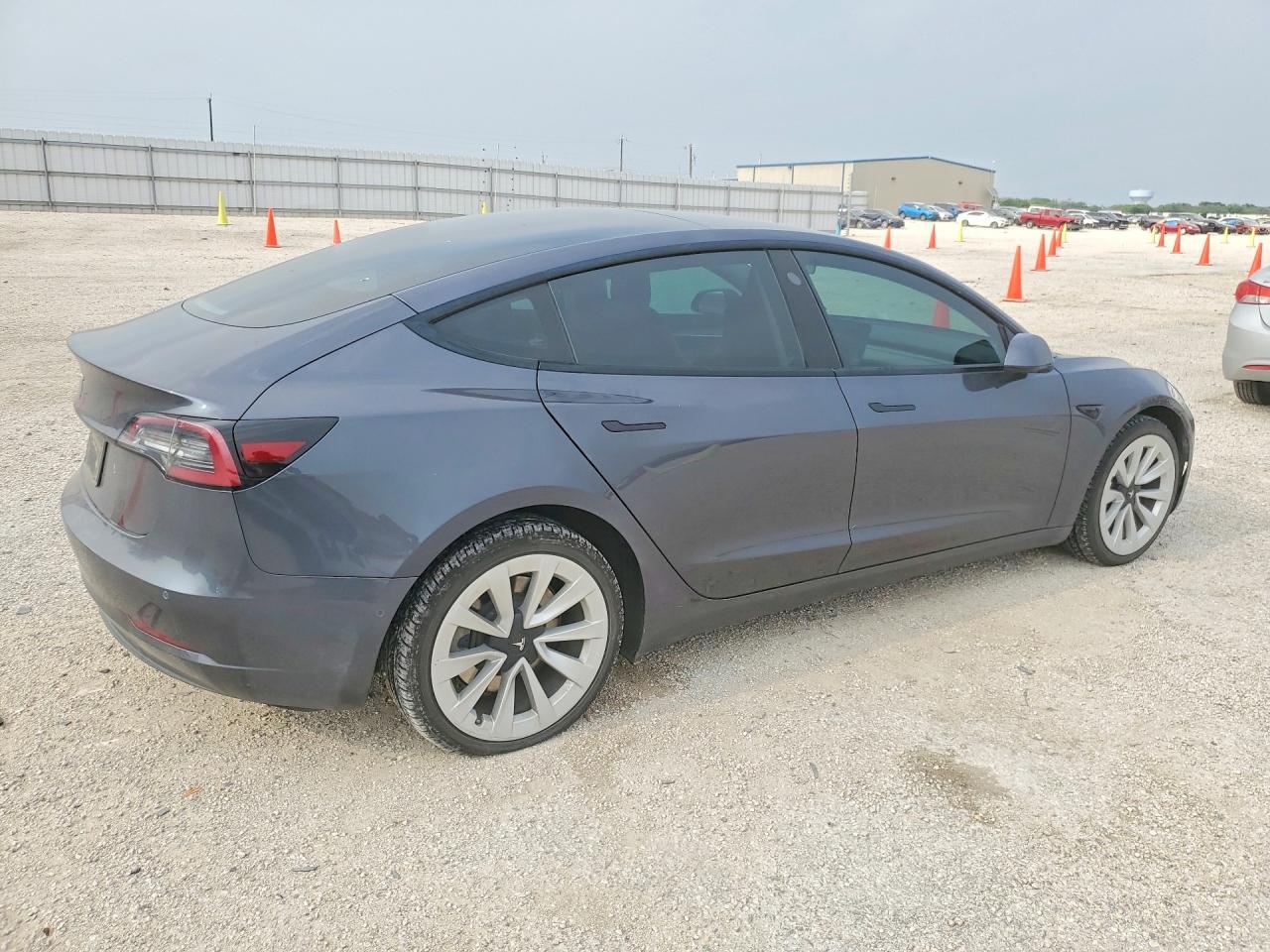 2021 Tesla Model 3 - Фото 3