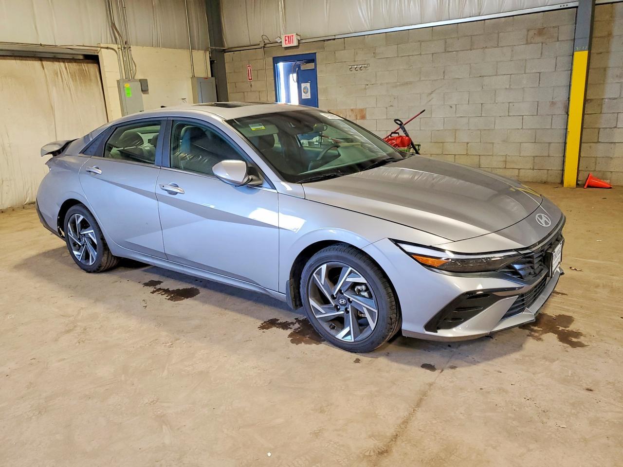 2025 Hyundai Elantra Sel - Image 4