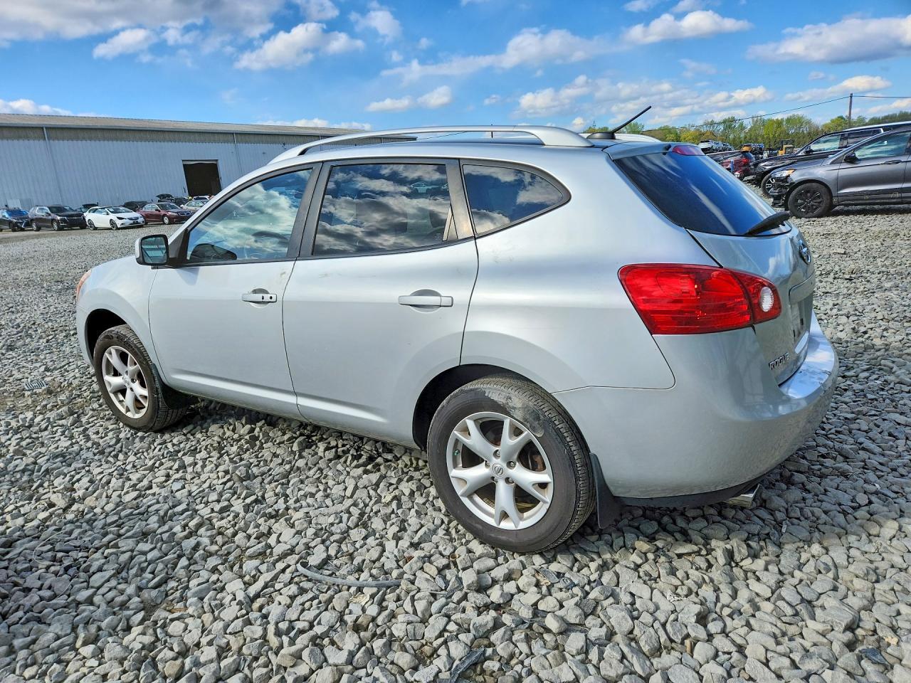 2008 Nissan Rogue S - Image 2