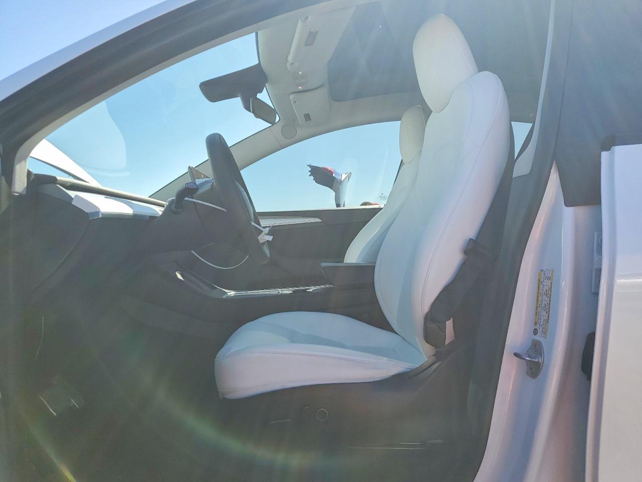 2022 Tesla Model Y - Image 7