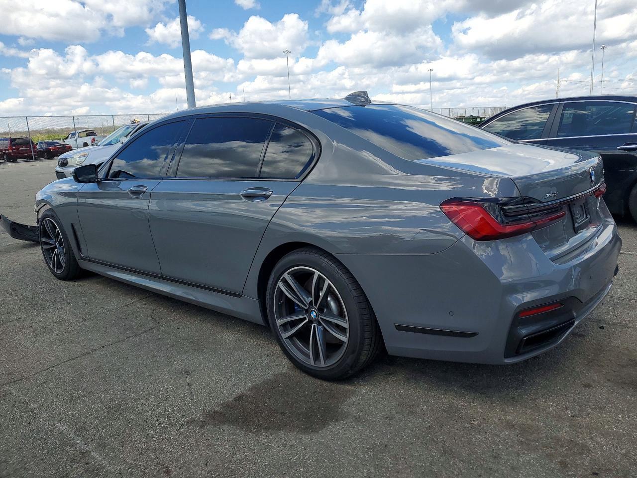 2021 BMW 740 Xi - Фото 2