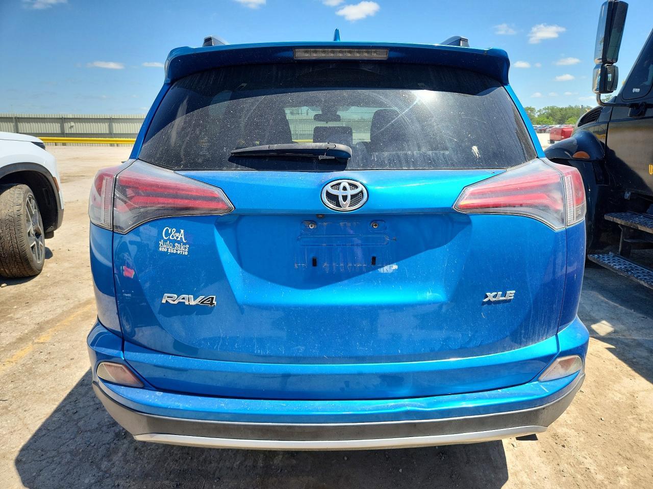 2017 Toyota Rav4 Xle - Image 6