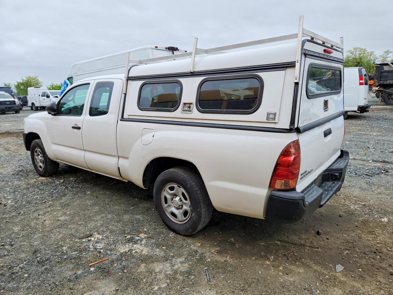 2015 Toyota Tacoma Access Cab - Image 2
