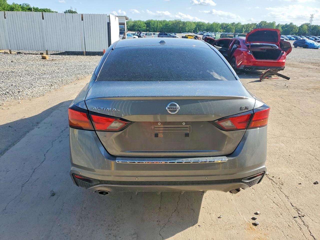 2022 Nissan Altima Sr - Image 6