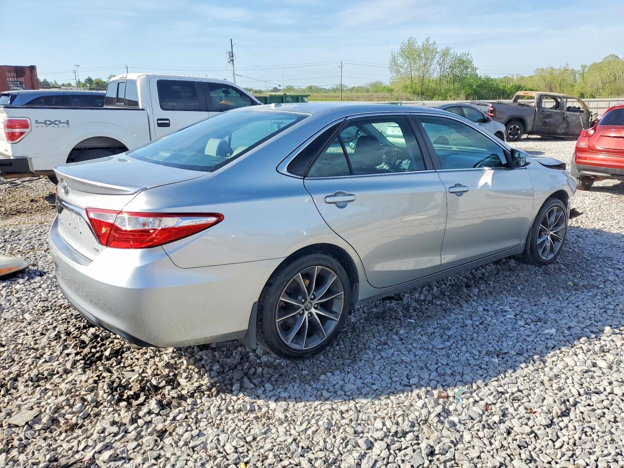 2016 Toyota Camry Xse - Фото 3