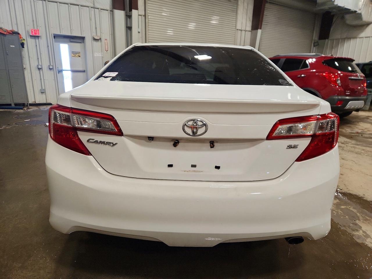 2014 Toyota Camry Se - Фото 6