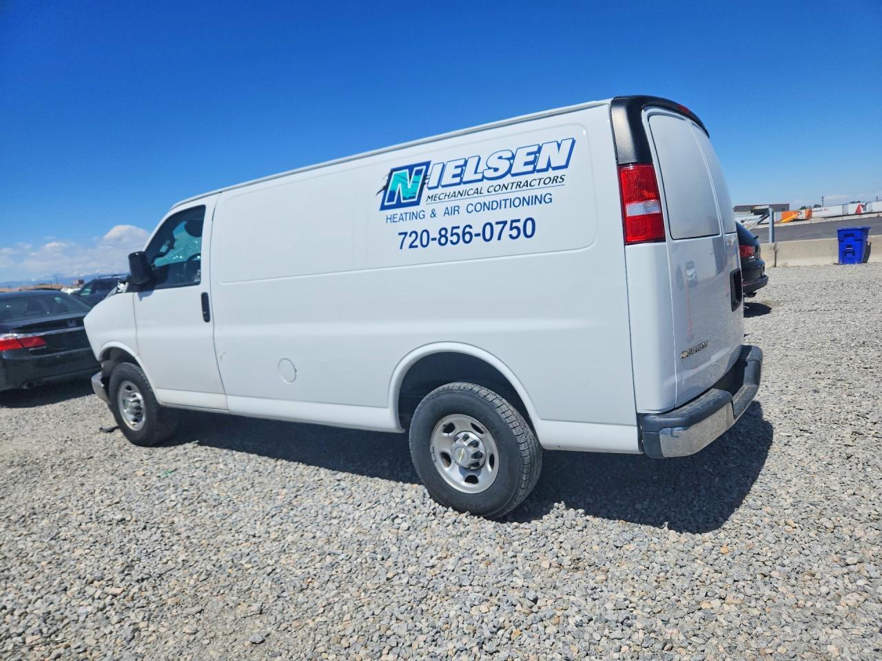 2021 Chevrolet Express G2500 - Фото 2