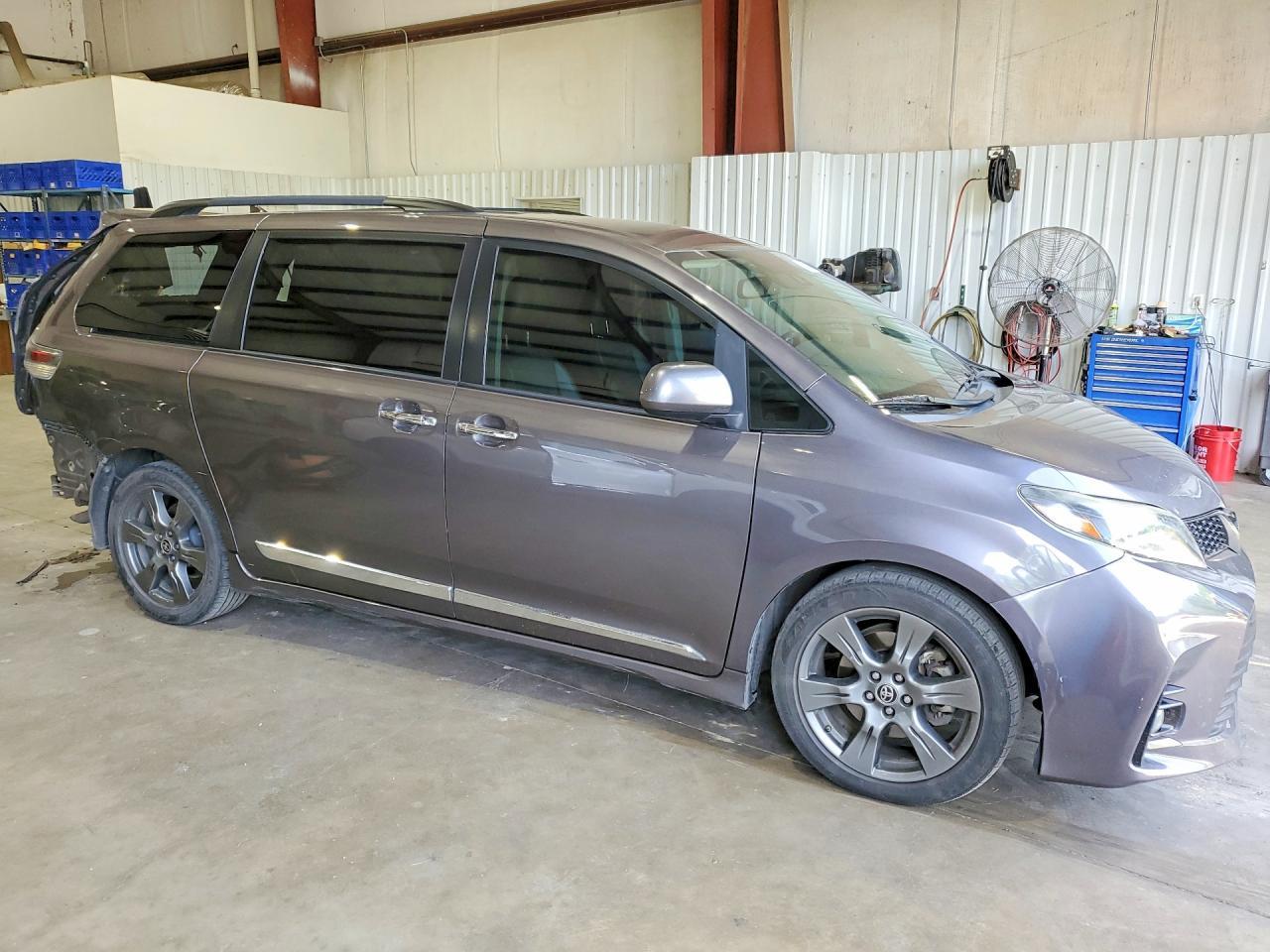 2020 Toyota Sienna Se 8-Passenger - Фото 4