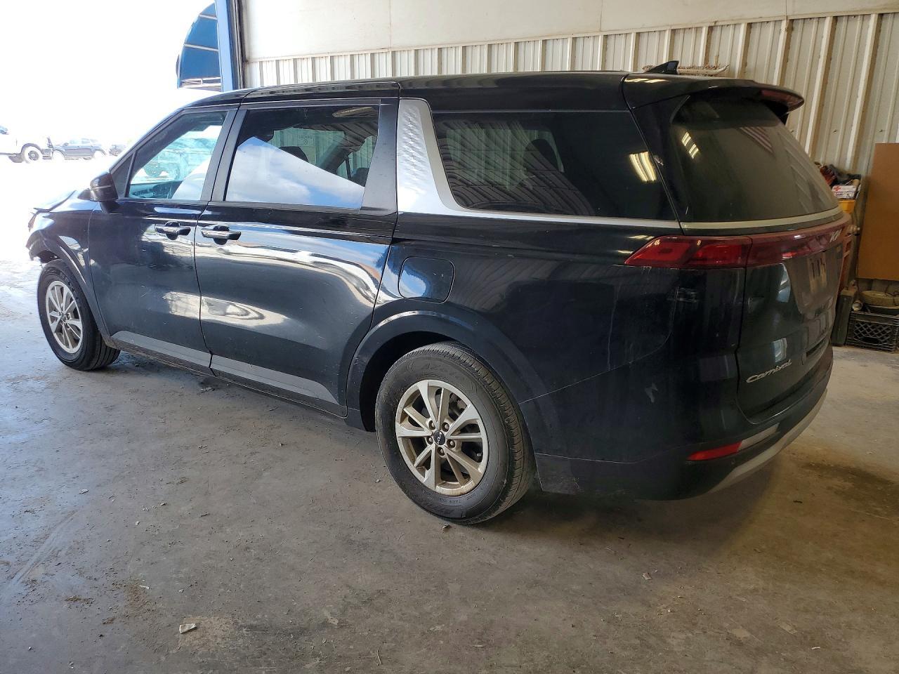 2022 Kia Carnival Lx - Image 2