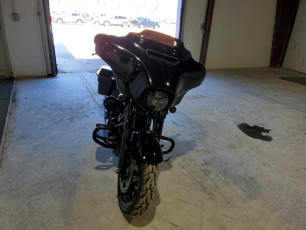 2022 Harley-Davidson Flhxst - Фото 2