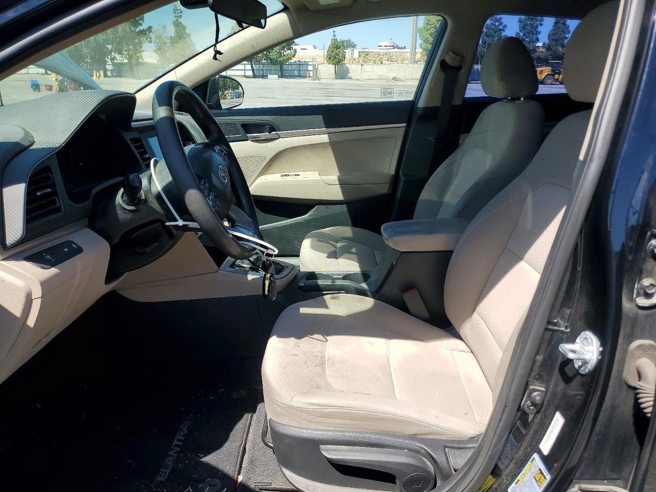 2020 Hyundai Elantra Se - Image 7