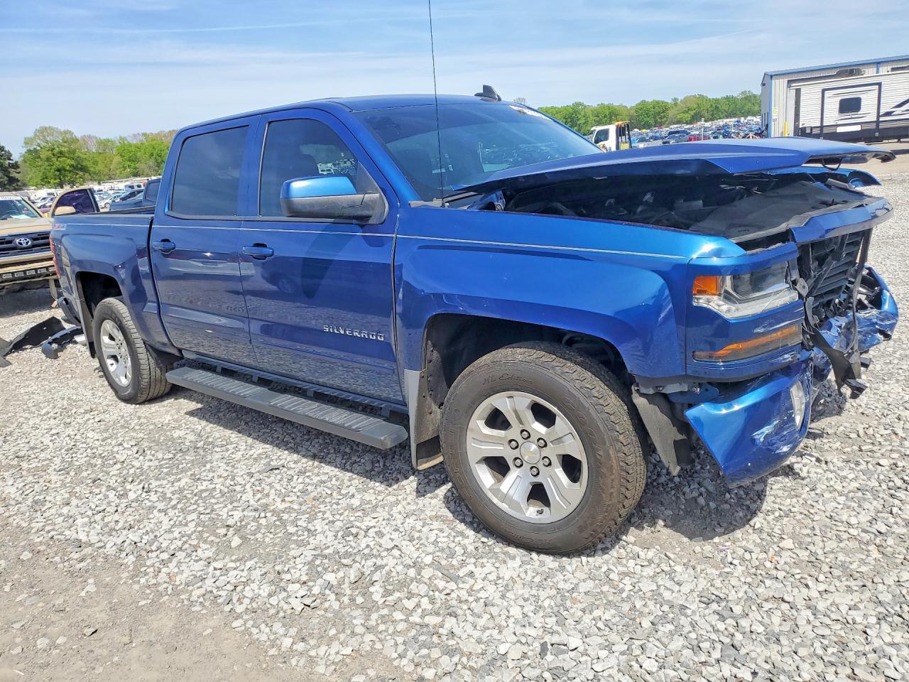 2017 Chevrolet Silverado - Фото 4