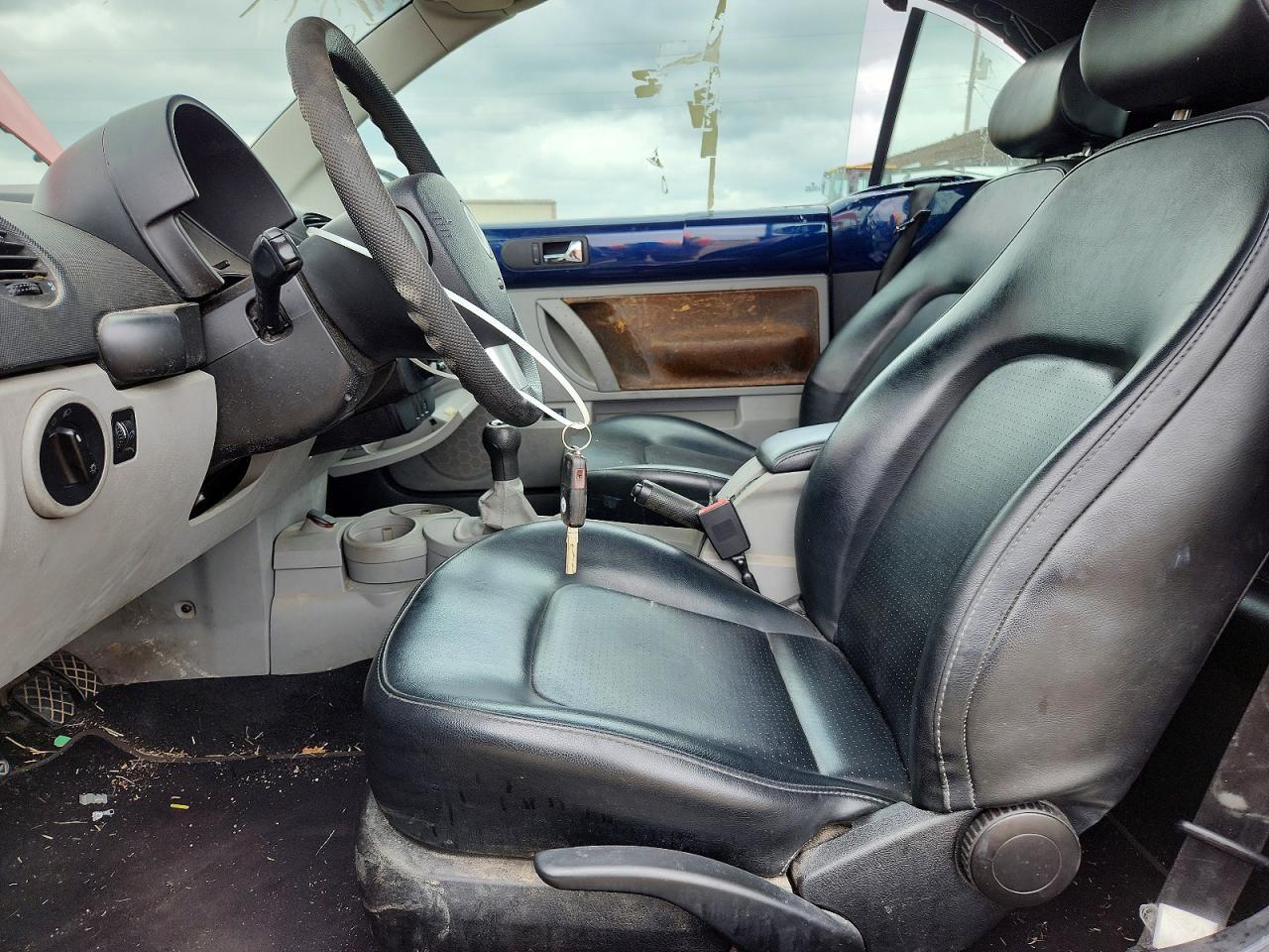 2004 Volkswagen New Beetle Gl - Image 7