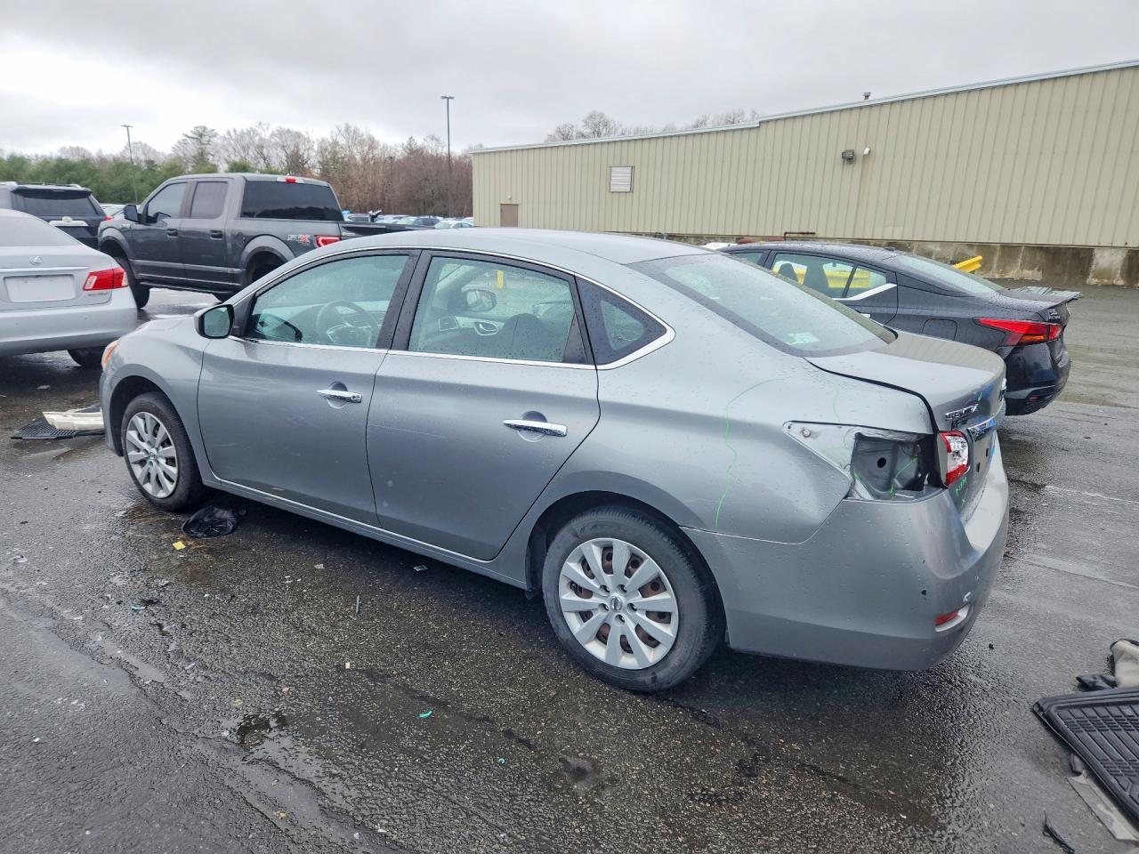 2014 Nissan Sentra S - Фото 2