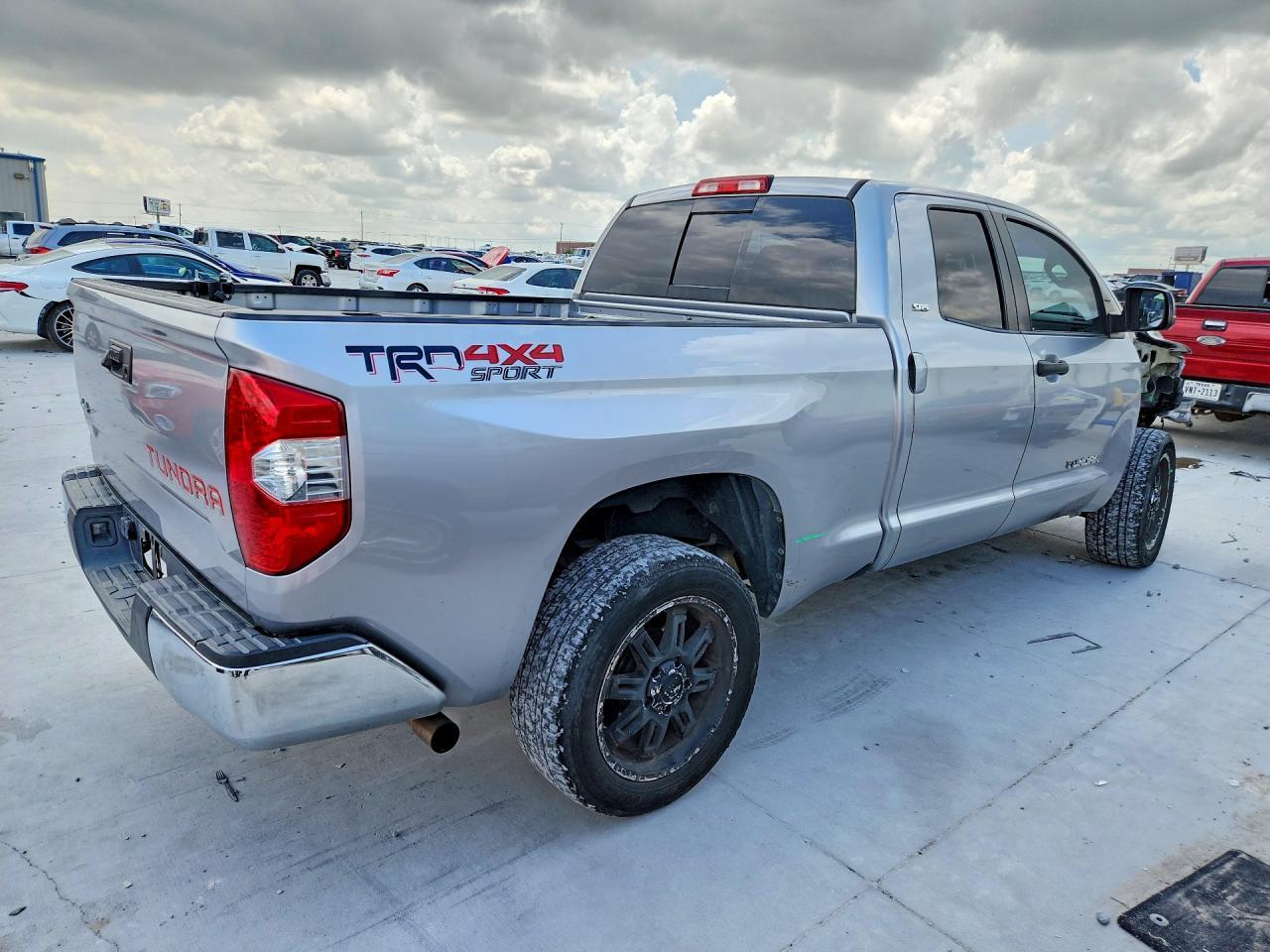 2018 Toyota Tundra Sr5 - Фото 3