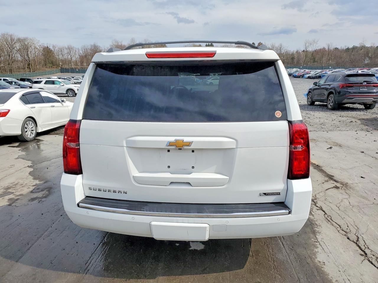 2018 Chevrolet Suburban K1500 Premier - Image 6