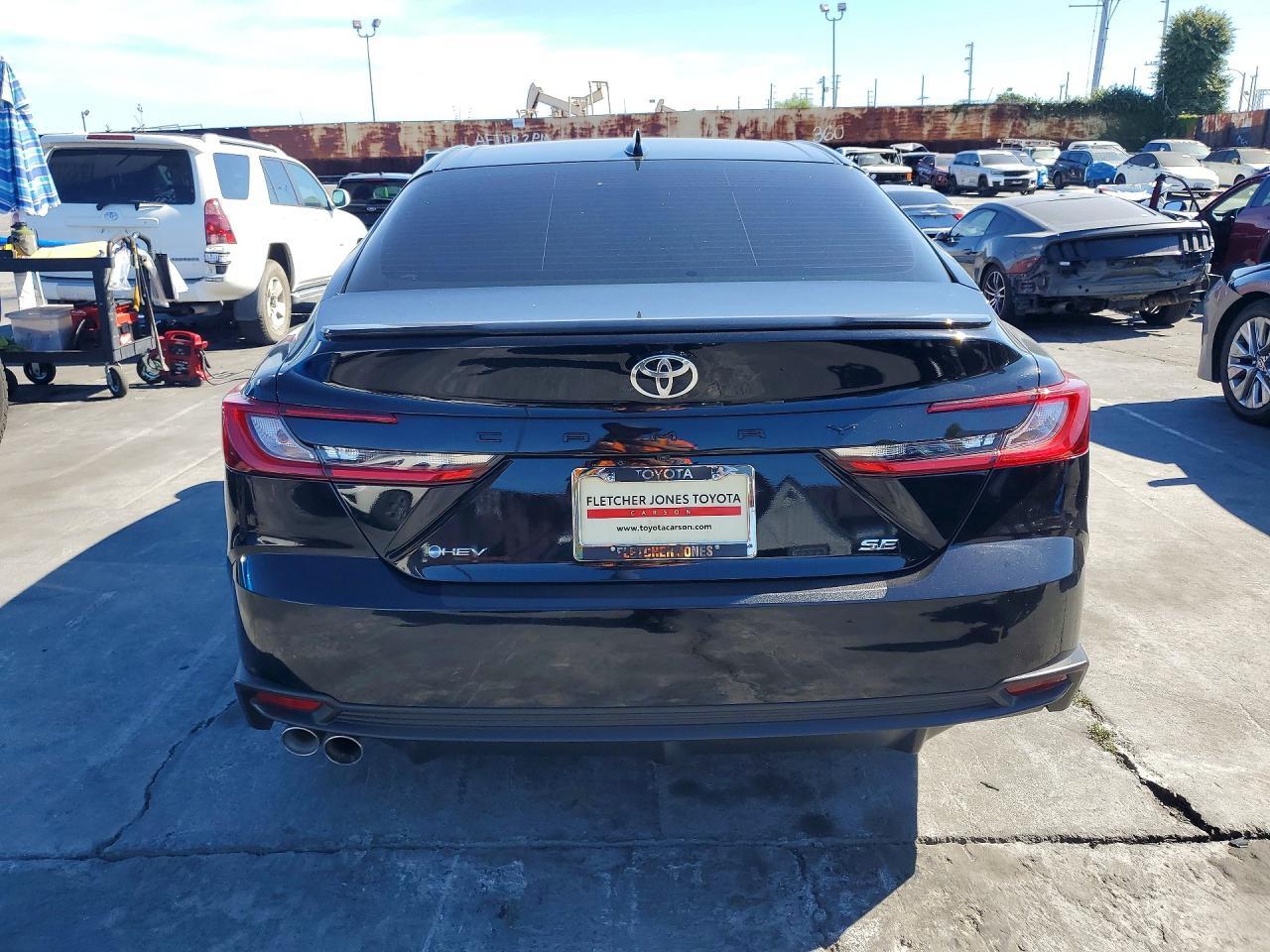 2025 Toyota Camry Se - Image 6