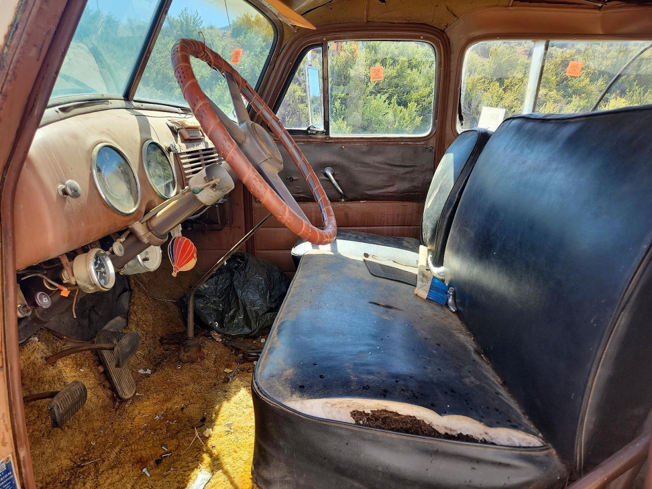 1953 Chevrolet Suburban - Image 7