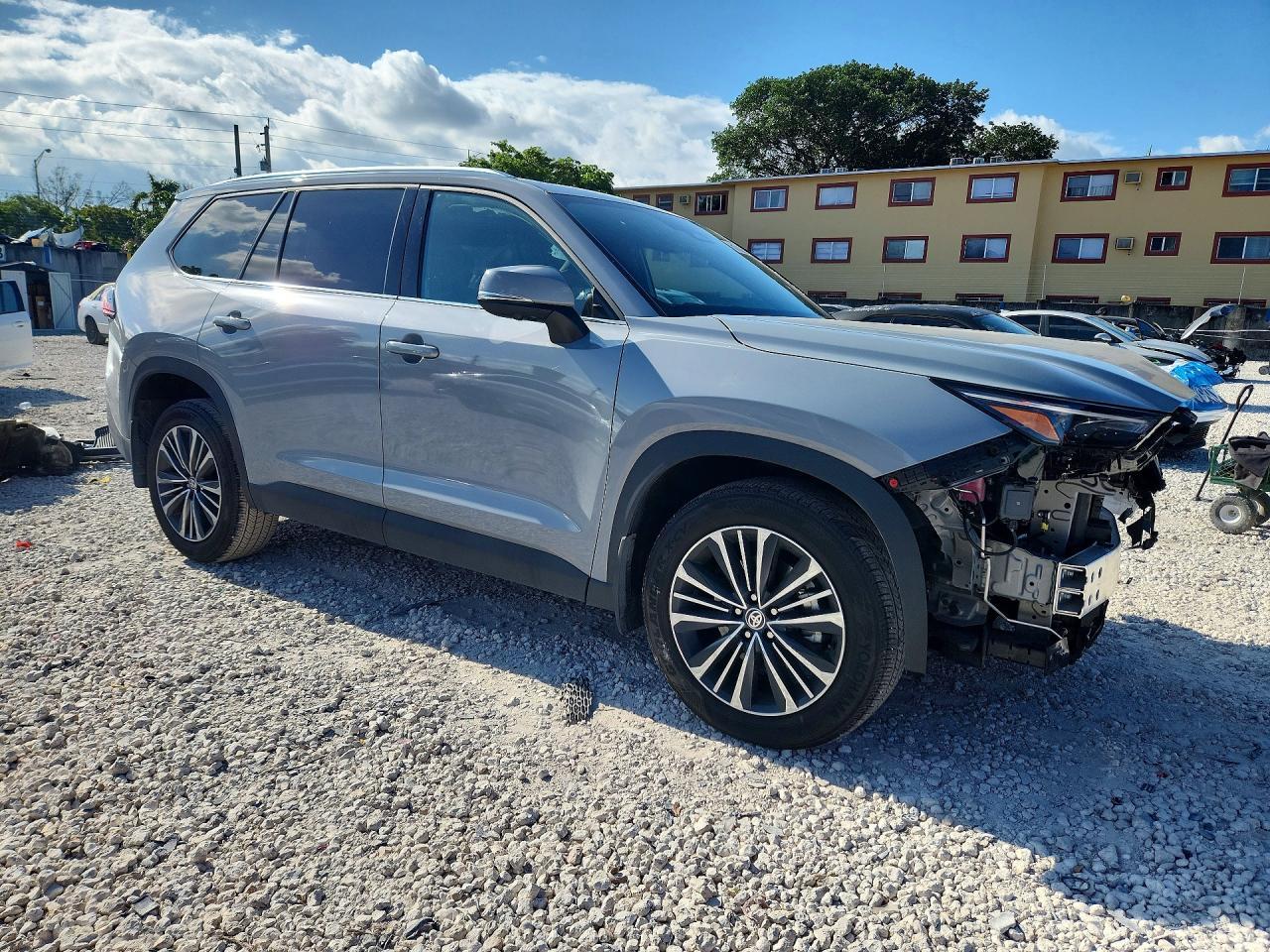 2025 Toyota Grand Highlander Hybrid Max Platinum - Фото 4