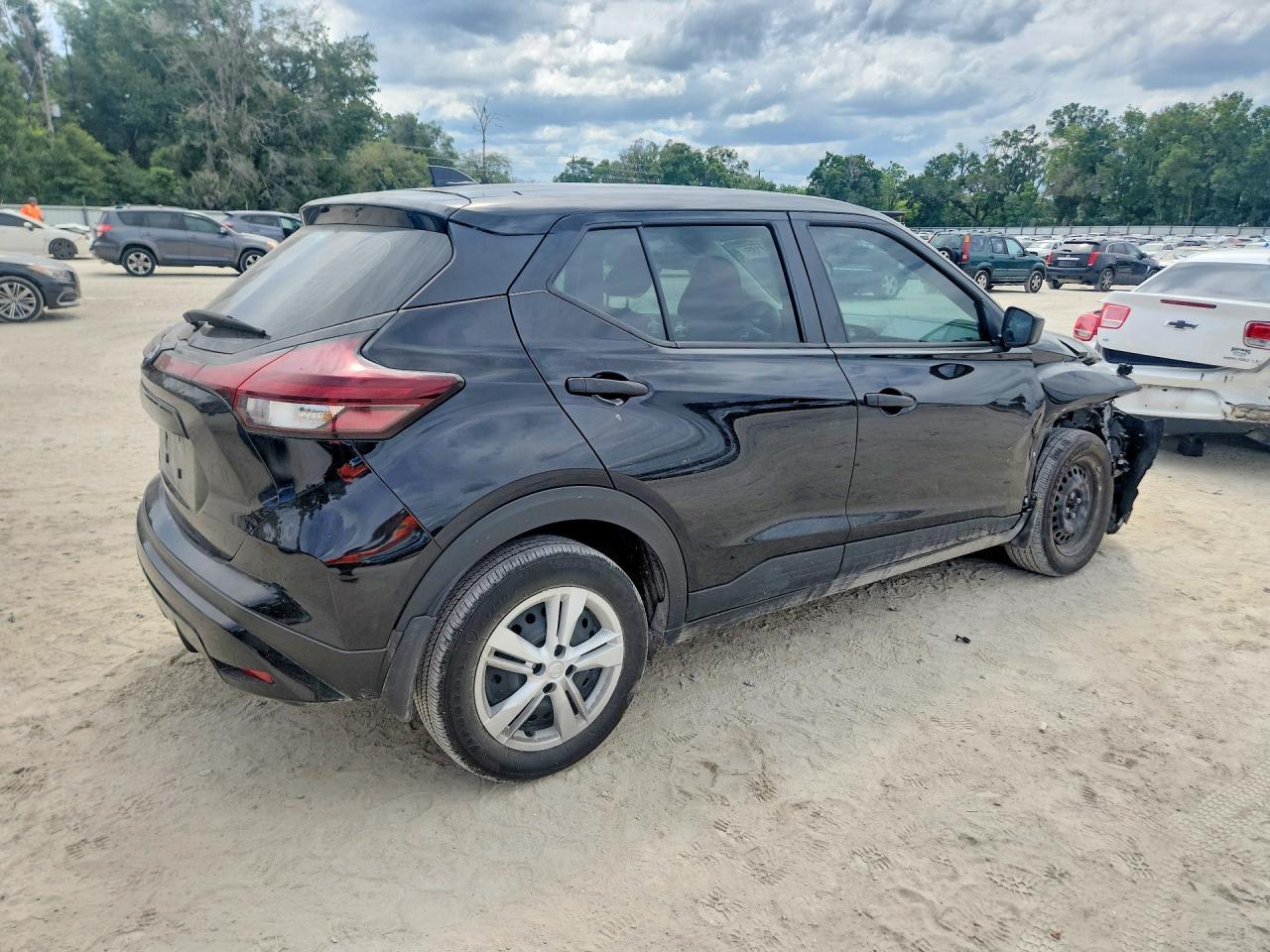 2024 Nissan Kicks S - Фото 3