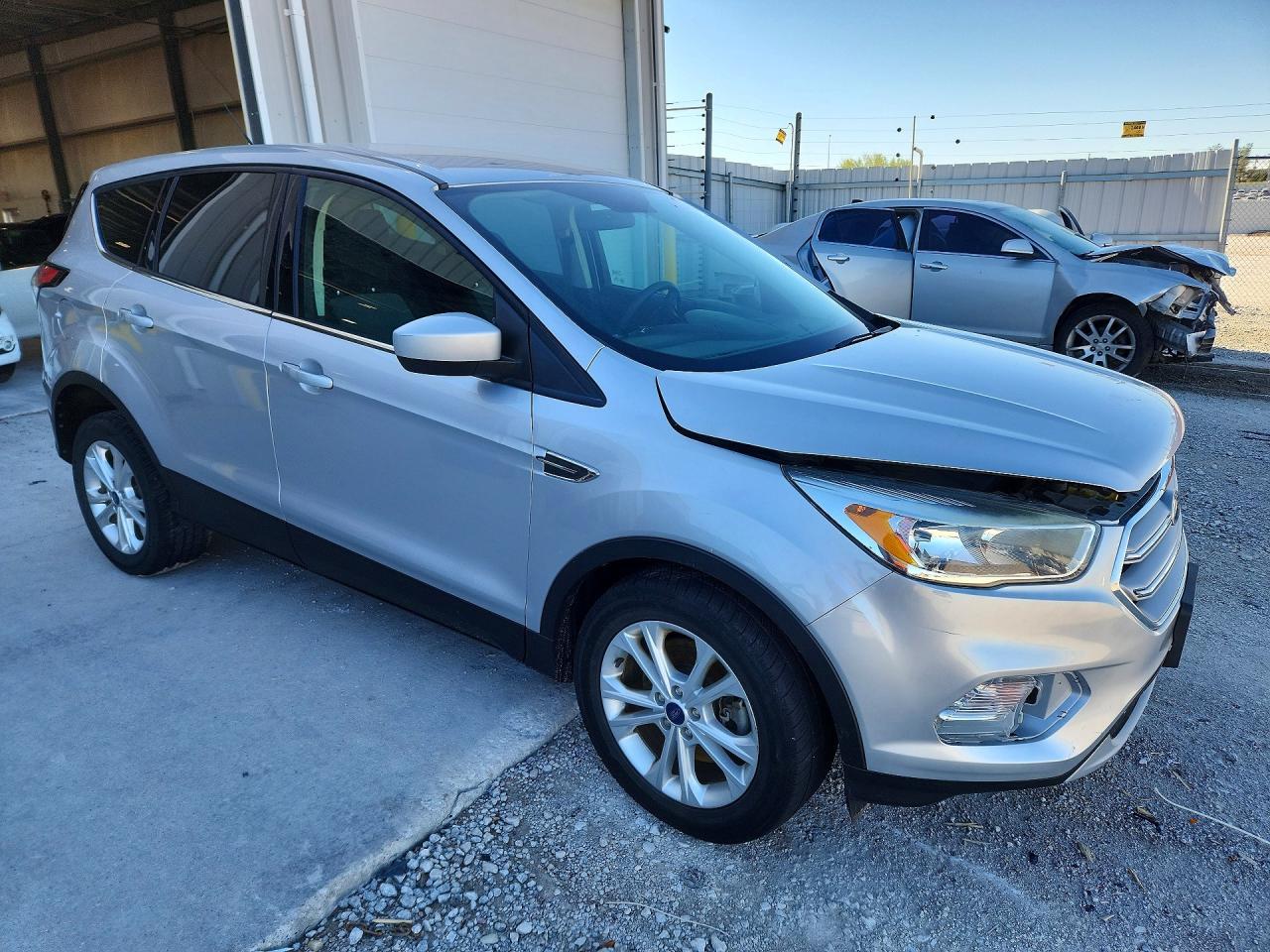 2017 Ford Escape Se - Фото 4