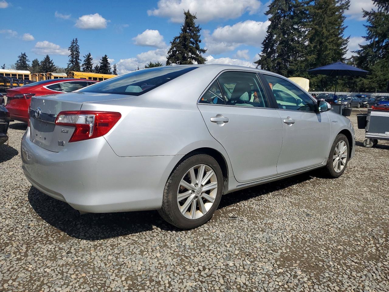 2014 Toyota Camry Hybrid Xle - Фото 3